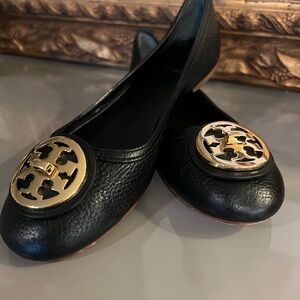 Size 7 like NEW Tory Burch Black Leather Logo Medallion Ballet Flats